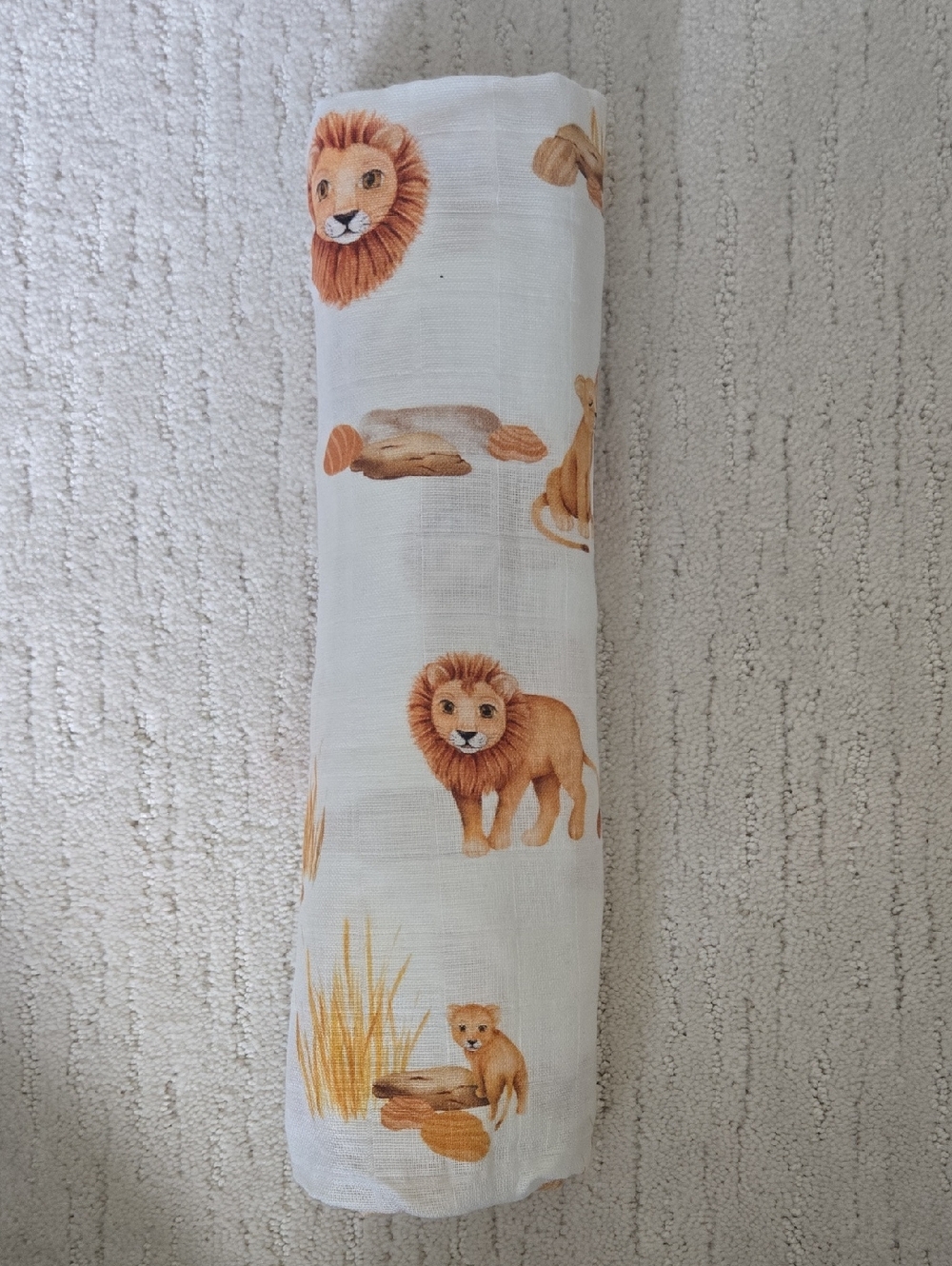SNUGGLE HUNNY • White Muslin Swaddle with Lion Print